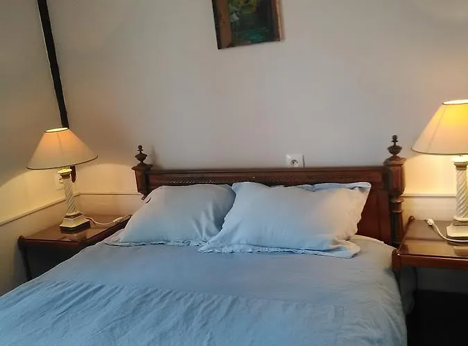 De La Chesnee * Glanville