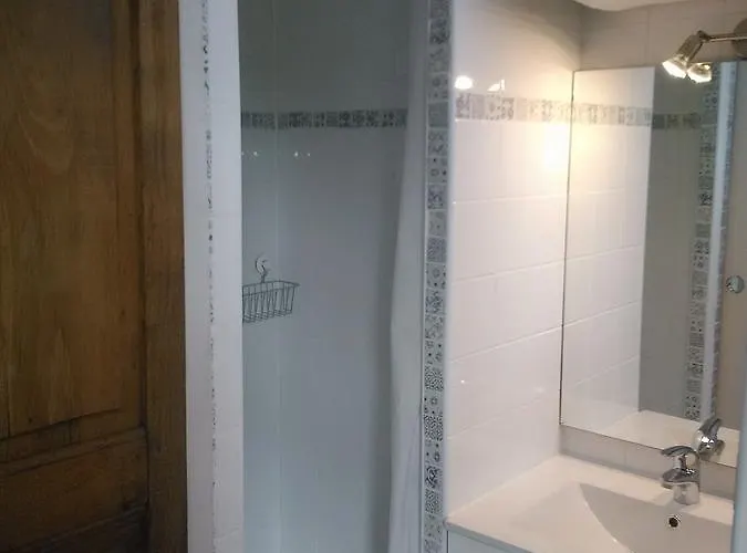 De La Chesnee * Glanville